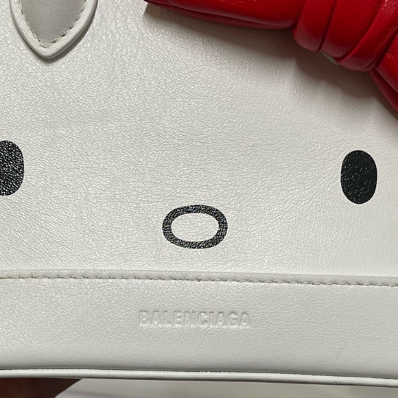 RARE Balanciaga x Hello Kitty White Leather / Red Bow Crossbody Bag with Receipt - Picture 9 of 13